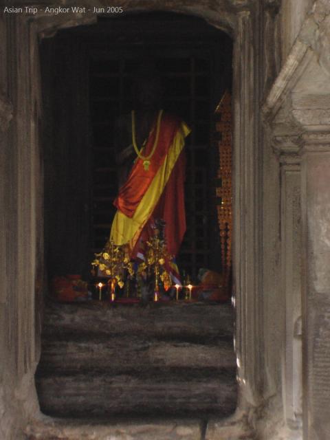 050530_Angkor_Wat_358